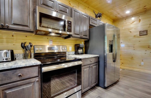 Gatlinburg House | 5 Master Suites 5 6bath Cabin 5 min to Gsmnp