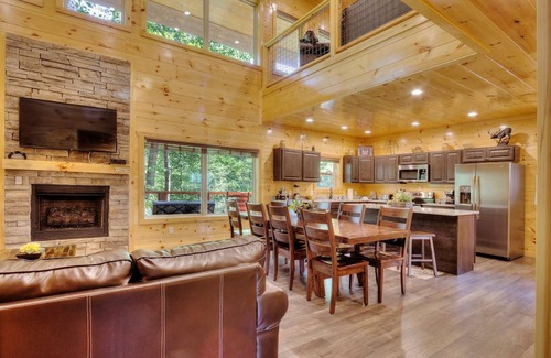 Gatlinburg House | 5 Master Suites 5 6bath Cabin 5 min to Gsmnp