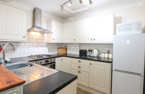 East Runton Cottage | 5 MELINDA COTTAGES, pet friendly, with a garden in East Runton