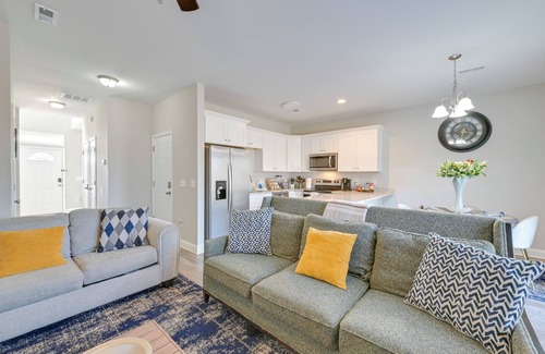 Harrisburg House | 5 Mi to Charlotte Motor Speedway: Cozy Townhome