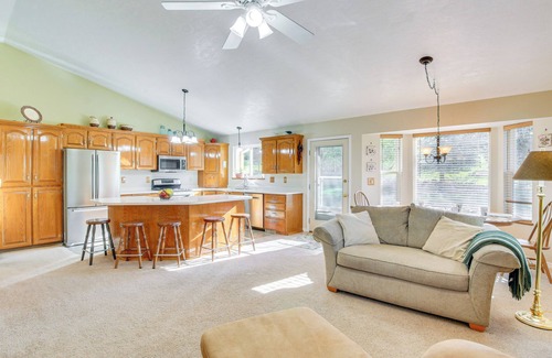 North Logan House | 5 Mi to Downtown Logan: Scenic Retreat w/Patio