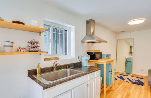 Los Angeles Apartment | 5 Mi to Dtwn Los Angeles: Apt w/Outdoor Space!