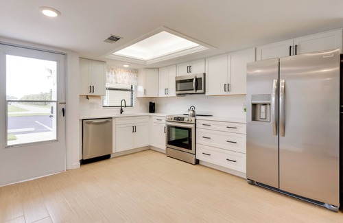 Majestic Palms Condo | 5 Mi to Fort Myers Beach: Condo w/Private Lanai!