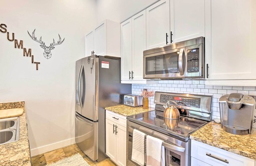 The Highlands Apartment | 5 Mi to Ski Resort: Breck Penthouse Studio
