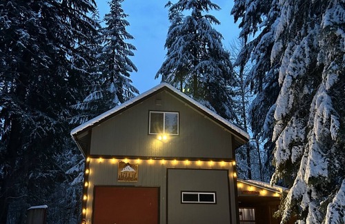 Ashford Apartment | 5 miles to Mt. Rainier Nisqually entrance