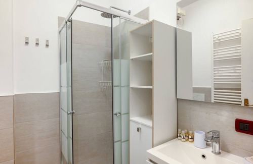 Historic Centre Apartment | 5 min from Signori Square Essential Apartment
