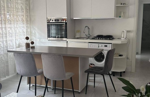 Pero Apartment | 5 min to metro redline and 15 min walk to Expo