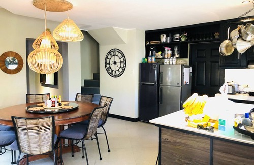 Metro Luzon Urban Beltway Villa | 5 min walk from the beach- Beautiful Villa with private pool