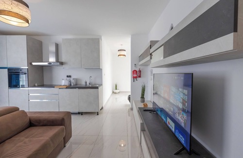 Sliema Apartment | 5 mins walk from Valletta Ferry - Apartment in Sliema with City and Sea View