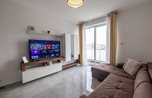 Sliema Apartment | 5 mins walk from Valletta Ferry - Apartment in Sliema with View of Valletta.