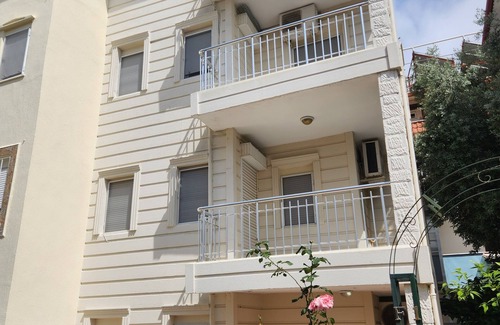 Side Apartment | 5 minute to the beach famıly sized one bedroom apartment