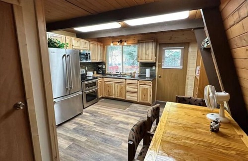 Island Park Cabin | 5 minutes to Henry's Lake & 20 minutes to Yellowstone!
