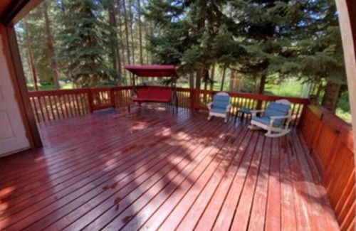 Island Park Cabin | 5 minutes to Henry's Lake & 20 minutes to Yellowstone!