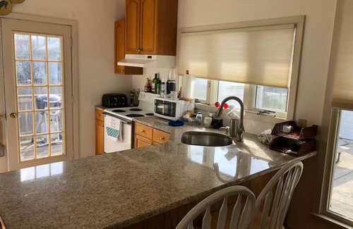 Somers Point House | 5 Minutes to Ocean City, Somers Point Bars and Margate!