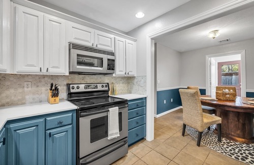 Stillwater House | 5 Minutes to OSU! Ideal for game days, college events, or exploring the area.