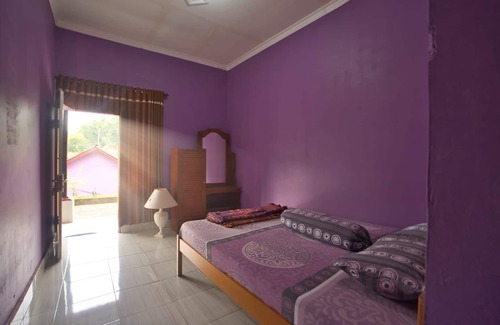 Kecamatan Sembalun Hotel | 5 minutes walk to the gate of the Rinjani Mount Trekking Centre in Sembalun.