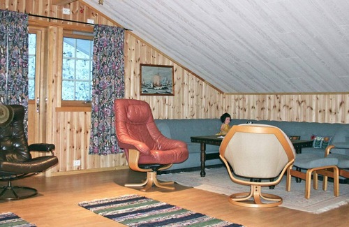 Bostad House | 5 person holiday home in Bøstad
