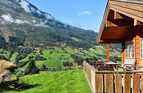 Olden House | 5 Person Holiday Home in Olden
