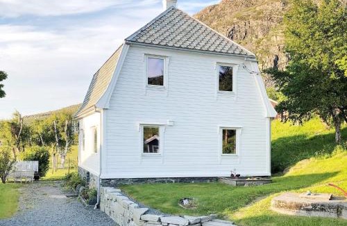 Florø House | 5 person holiday home in Svelgen-By Traum