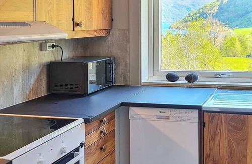 Hoyanger Apartment | 5 person holiday home in Bjordal