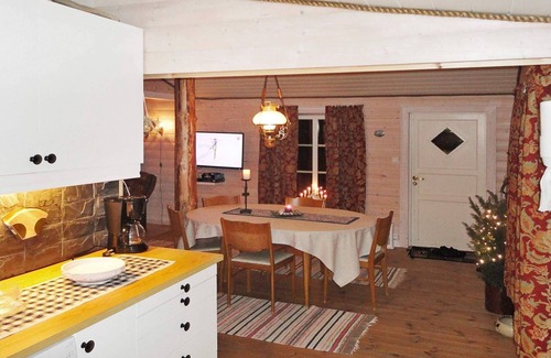 Austvagoy House | 5 person holiday home in LAUPSTAD