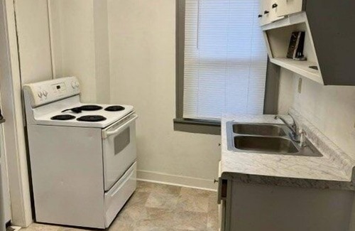 Morgantown Apartment | 5-Private Apartment w/Balcony .6mi to High St/Bus