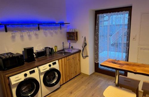 Karlsruhe City Centre Apartment | 5-room apartment (120 sqm) with 2 bathrooms, 2 kitchens, bar area & balcony directly in the city centre