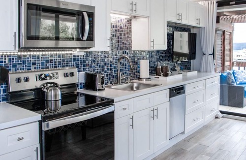 Red Hook Condo | 5★ Sapphire Dream! Ocean & Marina Views-Sapphire Beach Condo-Luxury Reno!