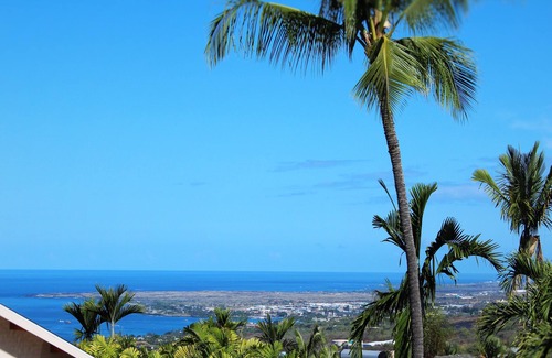 Kailua-Kona House | 5-Star beautiful ocean view 5 minutes to beaches, quiet, private pool/spa/AC!