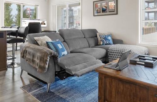 Southwest Edmonton House | 5 STAR Business Luxury Homeshare