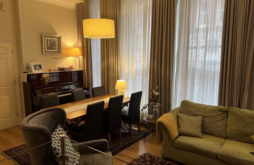 Fitzrovia Apartment | 5 STAR - CENTRAL LONDON; QUIET STREET CLOSE TO OXFORD CIRCUS.