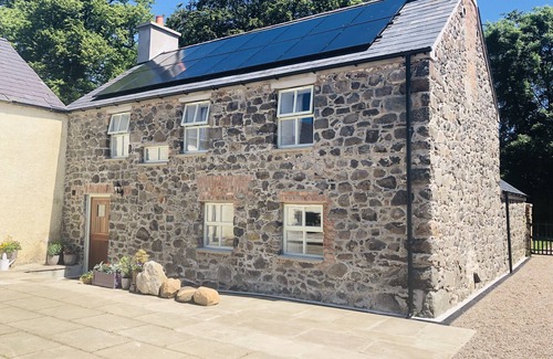 Ballymoney Cottage | 5 Star Coachmans cottage. Built in the mid 18th Century.
