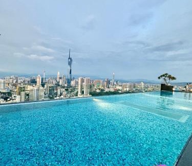 Brickfields Apartment | 5 Star Comfort Riveria City KL Sentral 2pax Infinity pool