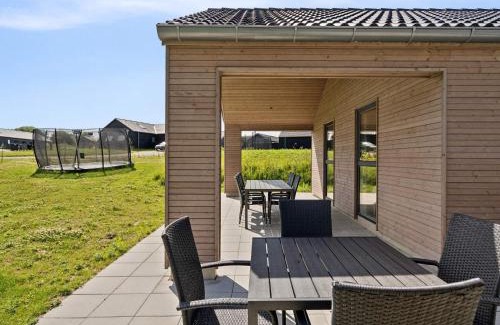 Mommark Strand House | 5 star holiday home in Sydals