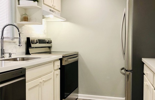Pinehurst Condo | 5 Star Pinehurst Lake Condo w Pool & Kayaks. Quiet