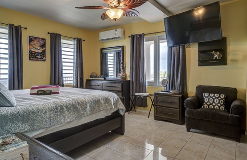 Playa Fortuna House | 5 STAR villa, STUNNING VIEWS! A/C! POOL! Close to Beaches, Kiosks, El Yunque!