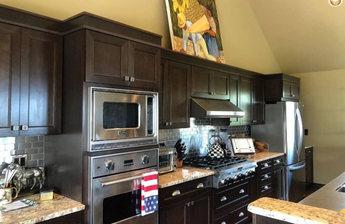 Somers Cabin | 5 Star Private Gated Luxury 3 Bedrm 2.5 Bath Estate Lodge Lake Views EV Charger