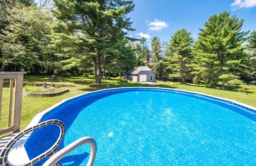 Monticello House | 5 Star Secluded Private Estate -Hot Tub, Pool+Ski >Southwoods Mountain Vacation!