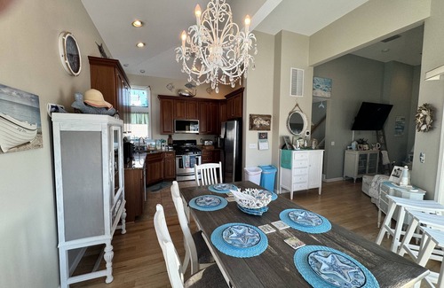 Holgate House | 5 STARS ! LBI BEACH RETREAT ! Text me 9144751235. PET FRIENDLY !
