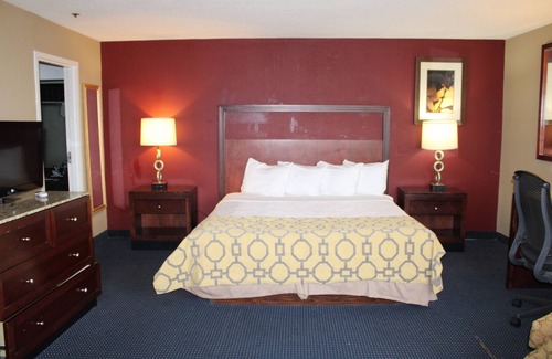 Hagerstown Hotel | 5 story hotel with luxury comfort, located in the heart of Hagerstown, MD
