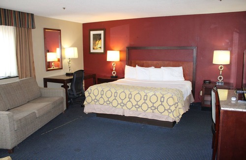 Hagerstown Hotel | 5 story hotel with luxury comfort, located in the heart of Hagerstown, MD