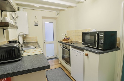 Barmouth Cottage | 5 TAI ISA, family friendly, character holiday cottage in Barmouth