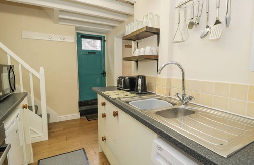 Barmouth Cottage | 5 TAI ISA, family friendly, character holiday cottage in Barmouth