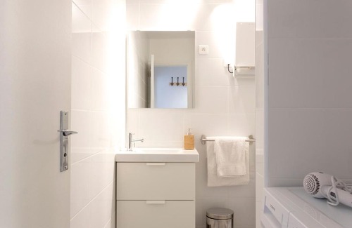 La Grande-Motte Apartment | 5 toits et mois Studio 2 pers Parking privatif Balcon et WIFI 10 mn plage et centre ville a pied
