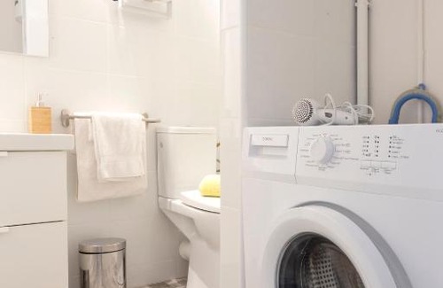 La Grande-Motte Apartment | 5 toits et mois Studio 2 pers Parking privatif Balcon et WIFI 10 mn plage et centre ville a pied