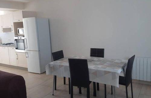 Grez-en-Bouere Apartment | 50 m² Apartment ∙ 2 bedrooms ∙ 4 guests