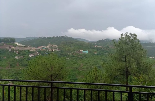 Dharampur Bed & Breakfast | 50 m² Bed and breakfast ∙ 6 guests