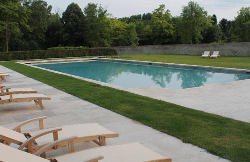 Nazelles-Negron Hotel | 50 m² Hotel ∙ 127 guests