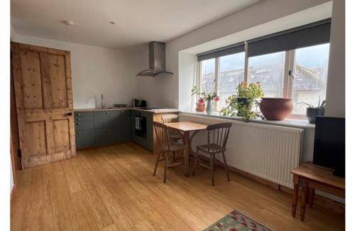 Thornhill House | 50 m² House ∙ 2 bedrooms ∙ 4 guests