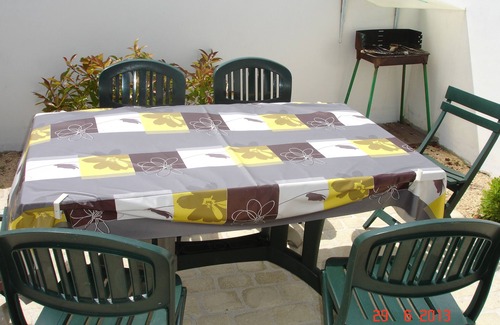 Yves House | 50 metres from the beach, comfortable house in a quiet location